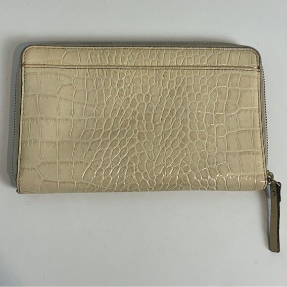 Kate Spade Knightsbridge Large Travel Wallet Ivory Embossed Leather - Picture 6 of 8